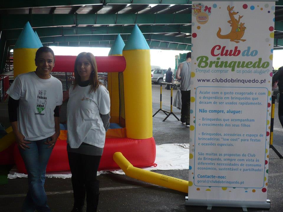 Festa de aniversário infantil, aluguer de insufláveis e de brinquedos