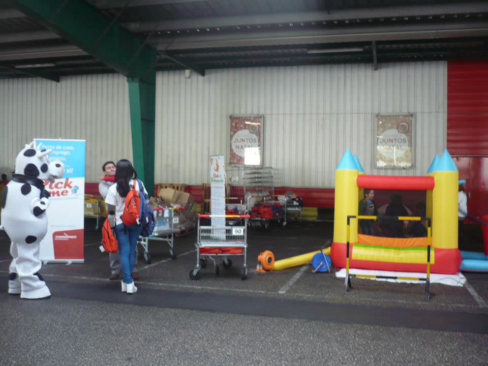 Festa de aniversário infantil, aluguer de insufláveis e de brinquedos